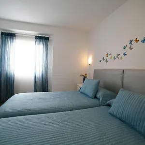 https://victoria-de-alba-house.hotelsinnerja.org